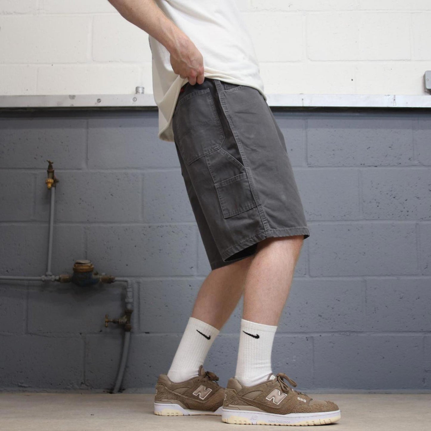 Grey Wrangler carpenter shorts W38