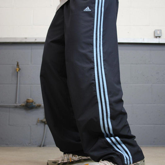 Vintage Womens navy Adidas joggers 22 y2k style sportswear track pants side stripe design