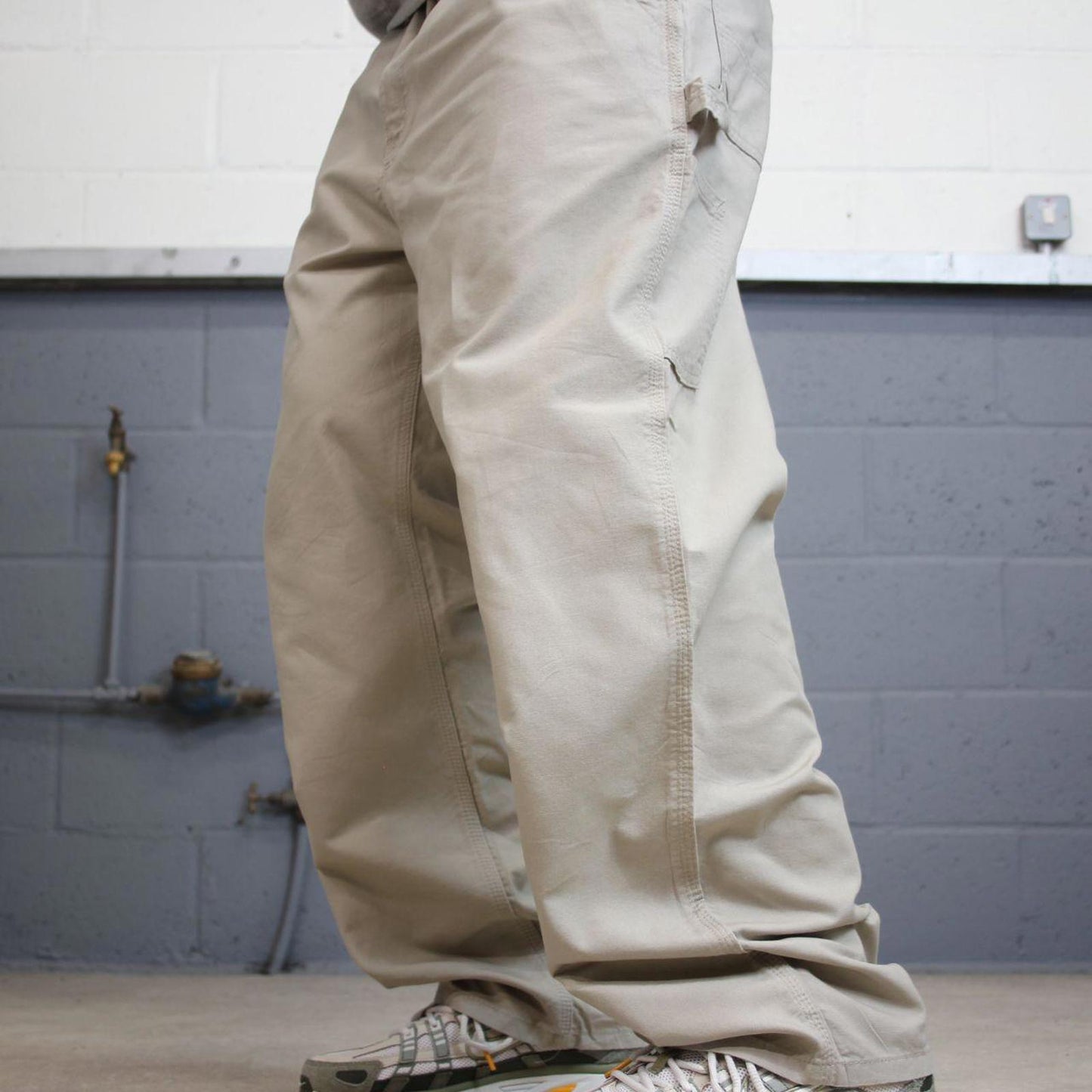 Baggy Carhartt carpenter pants W38L30 90s style skater canvasy loose wide leg beige cargos
