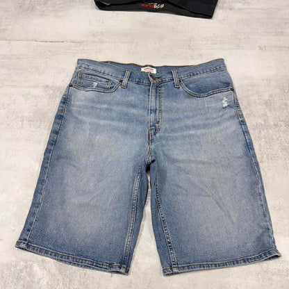 Mens Signature Levi’s shorts W36