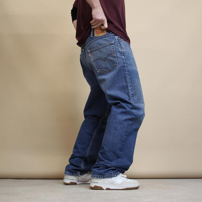 Blue Levi's 550 jeans W38