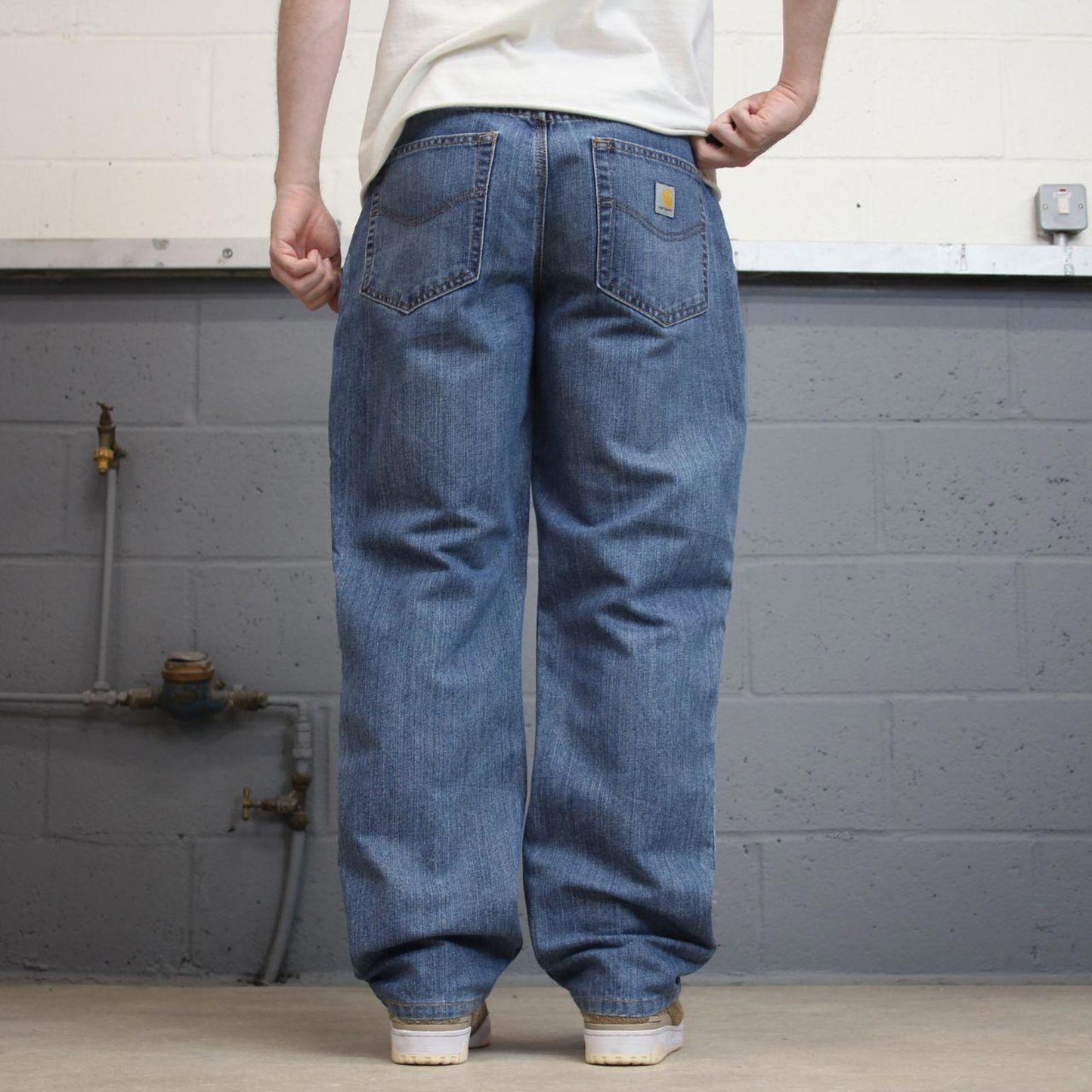 Blue Denim Carhartt jeans W35L32 90s style skater loose 5 pocket jeans