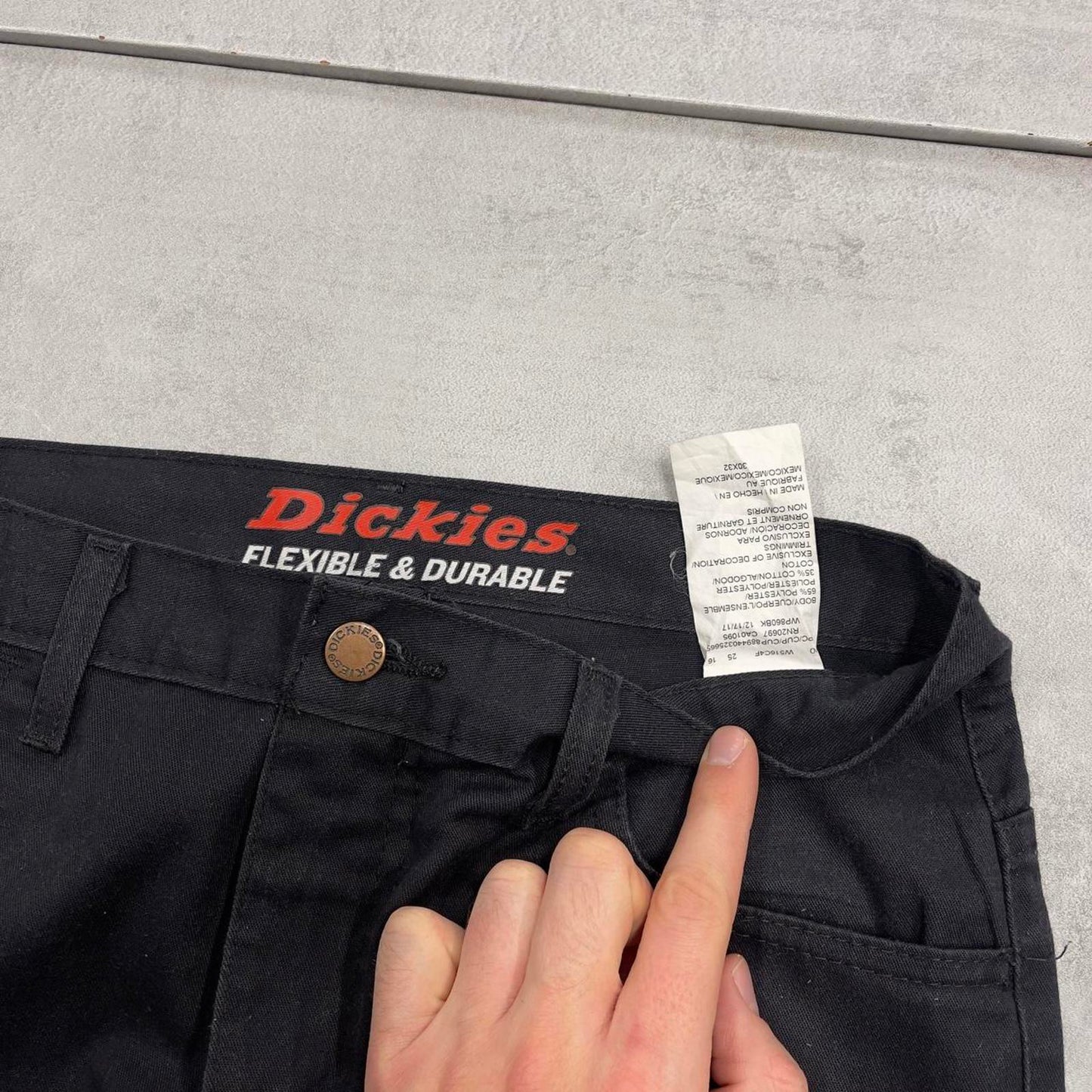 Black Dickies trousers W30L32 chino style skater pants