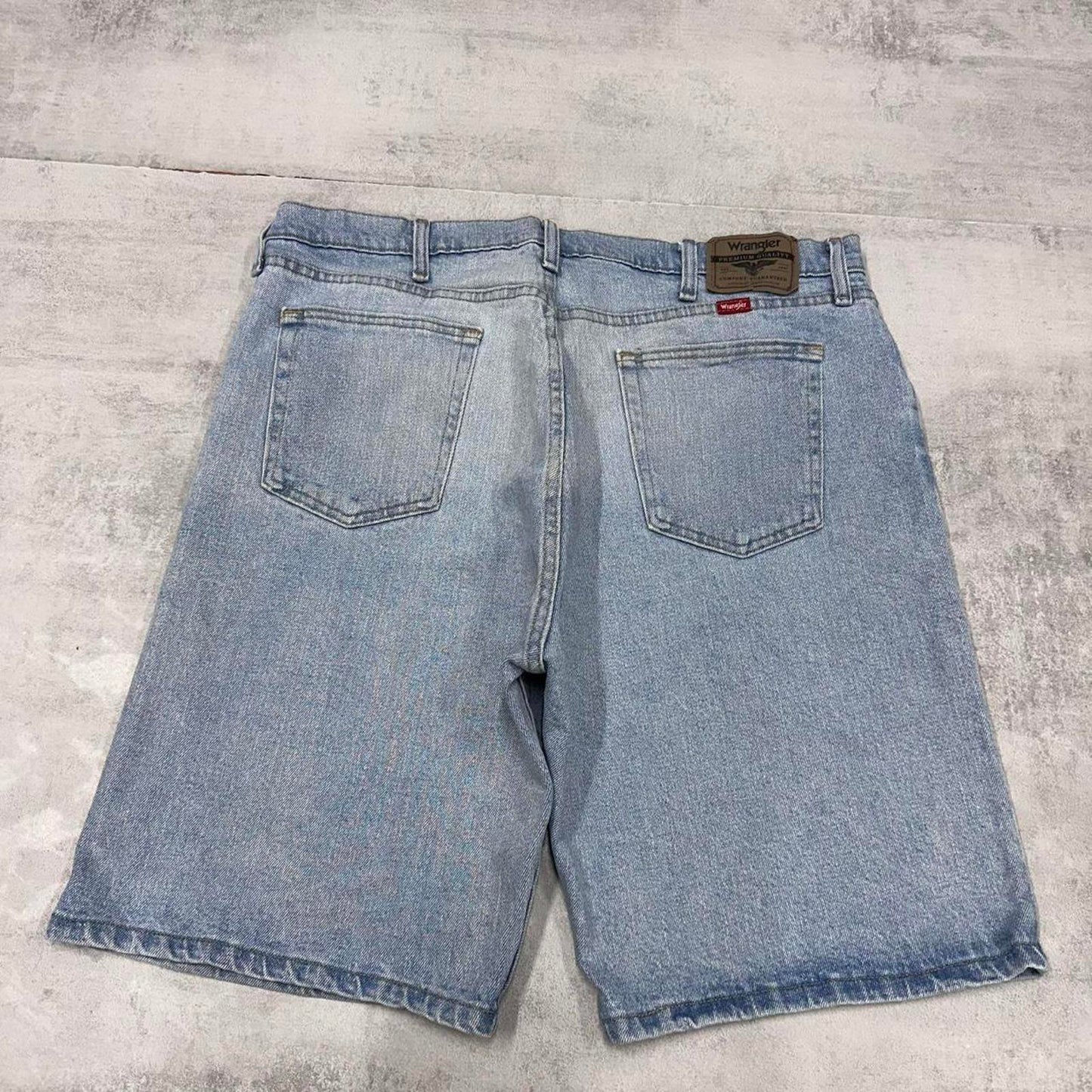 Mens Baggy Wrangler Jorts W38