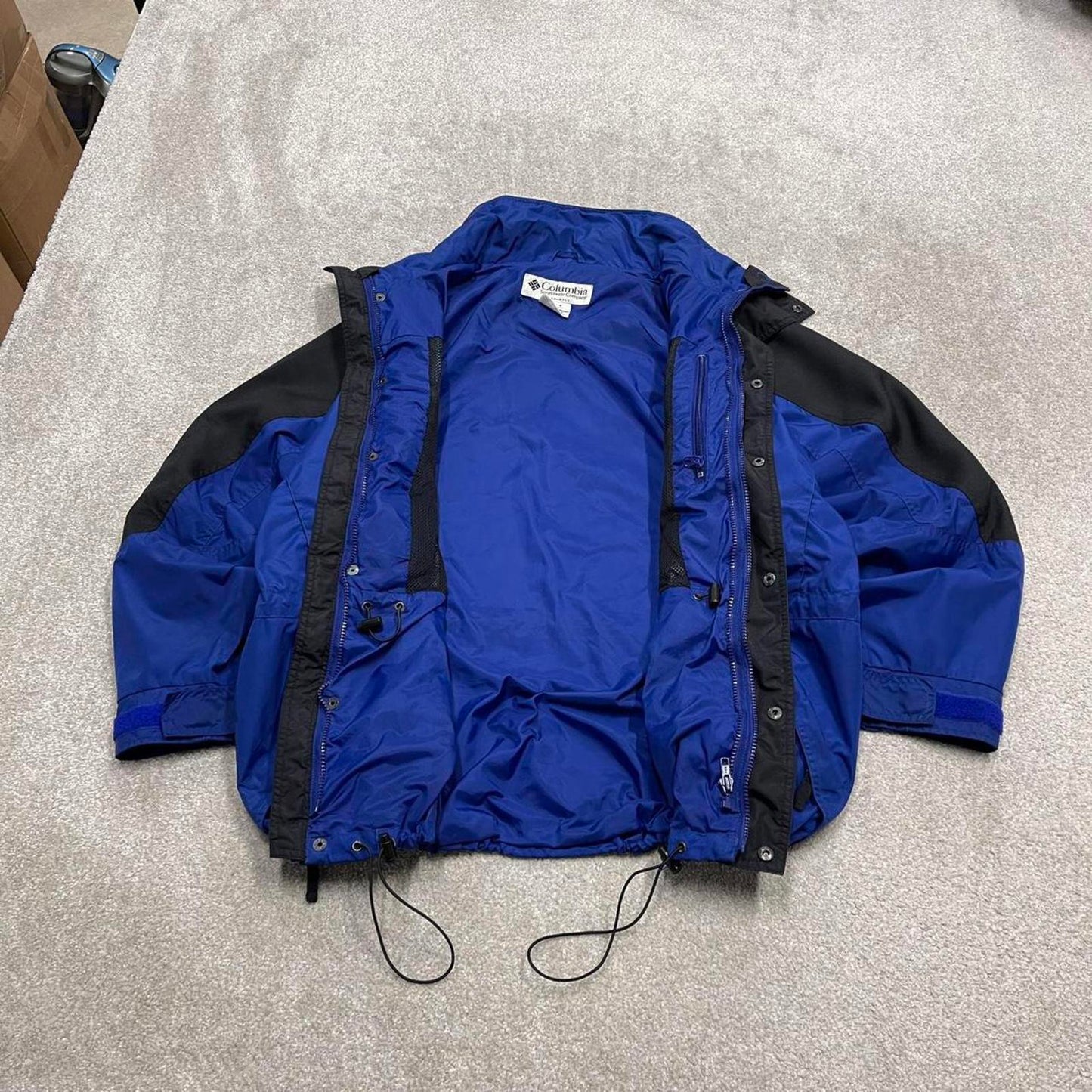 Y2K Columbia technical windbreaker jacket navy Adjustable walking tech coat with black panels