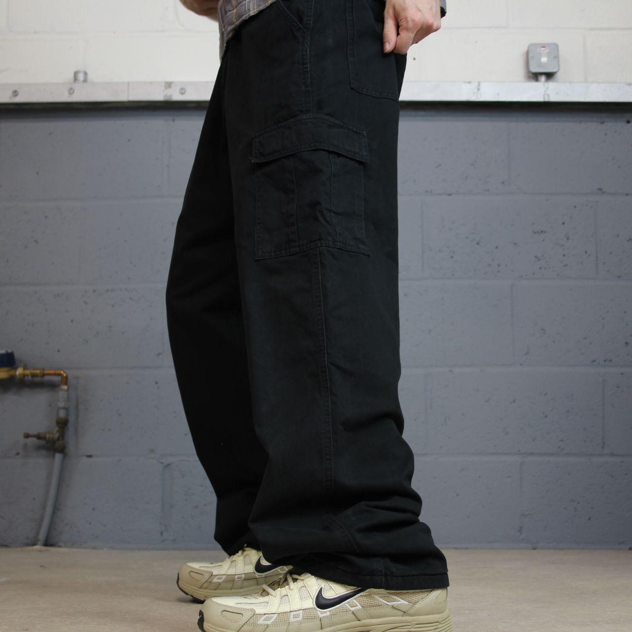 Wrangler flannel lined cargo pants y2k black Loose leg 2000s style skater work pants