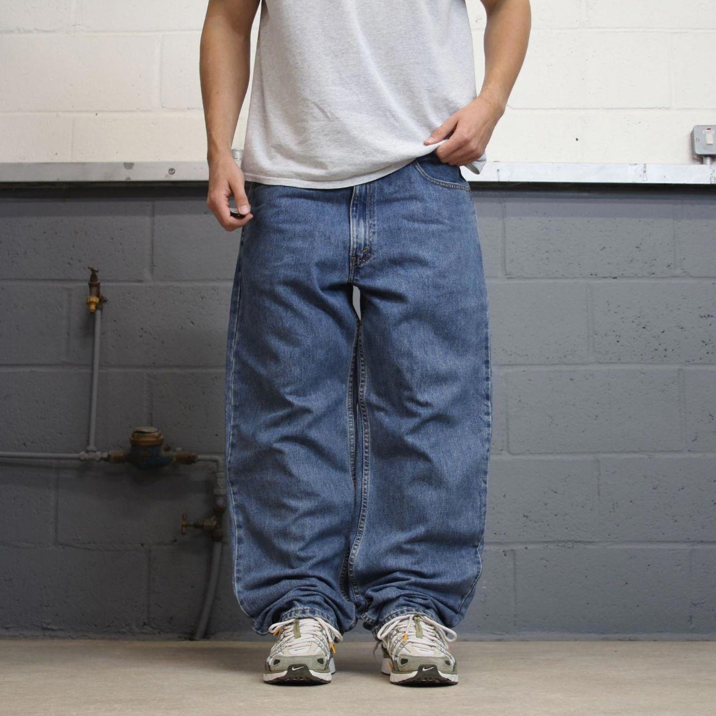 Mens Levis 550 jeans W38 L32 Loose relaxed fit denim skate trousers