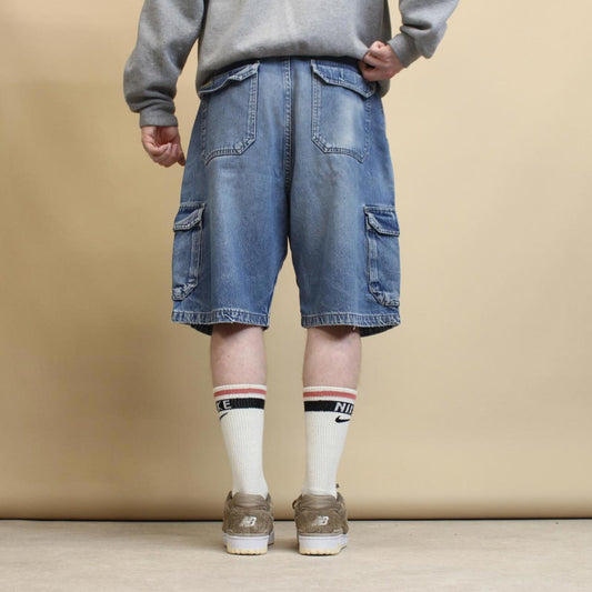 Blue Wrangler cargo jorts W36