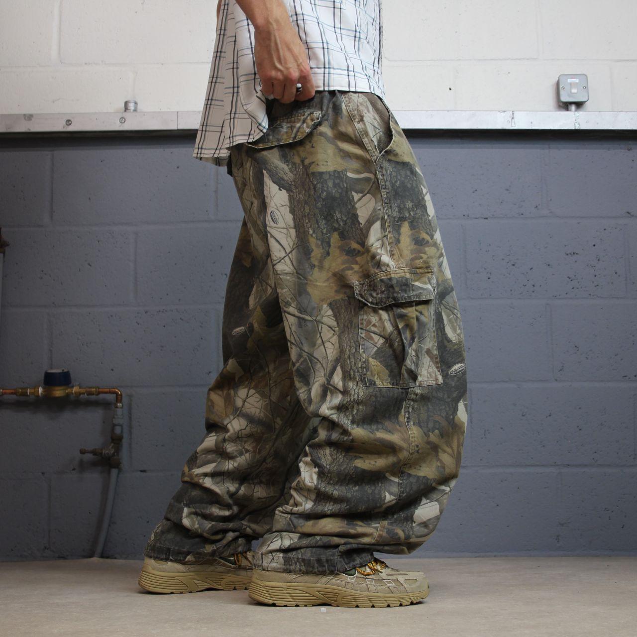 Baggy Realtree camo cargo pants khaki Outfitters Ridge wide leg camouflage hunting trousers
