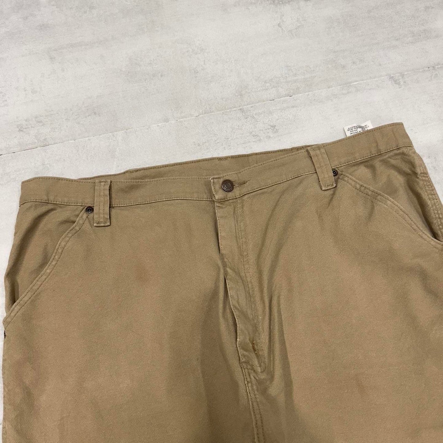 Khaki Wrangler carpenter pants W40L32 loose cargo skater style jeans