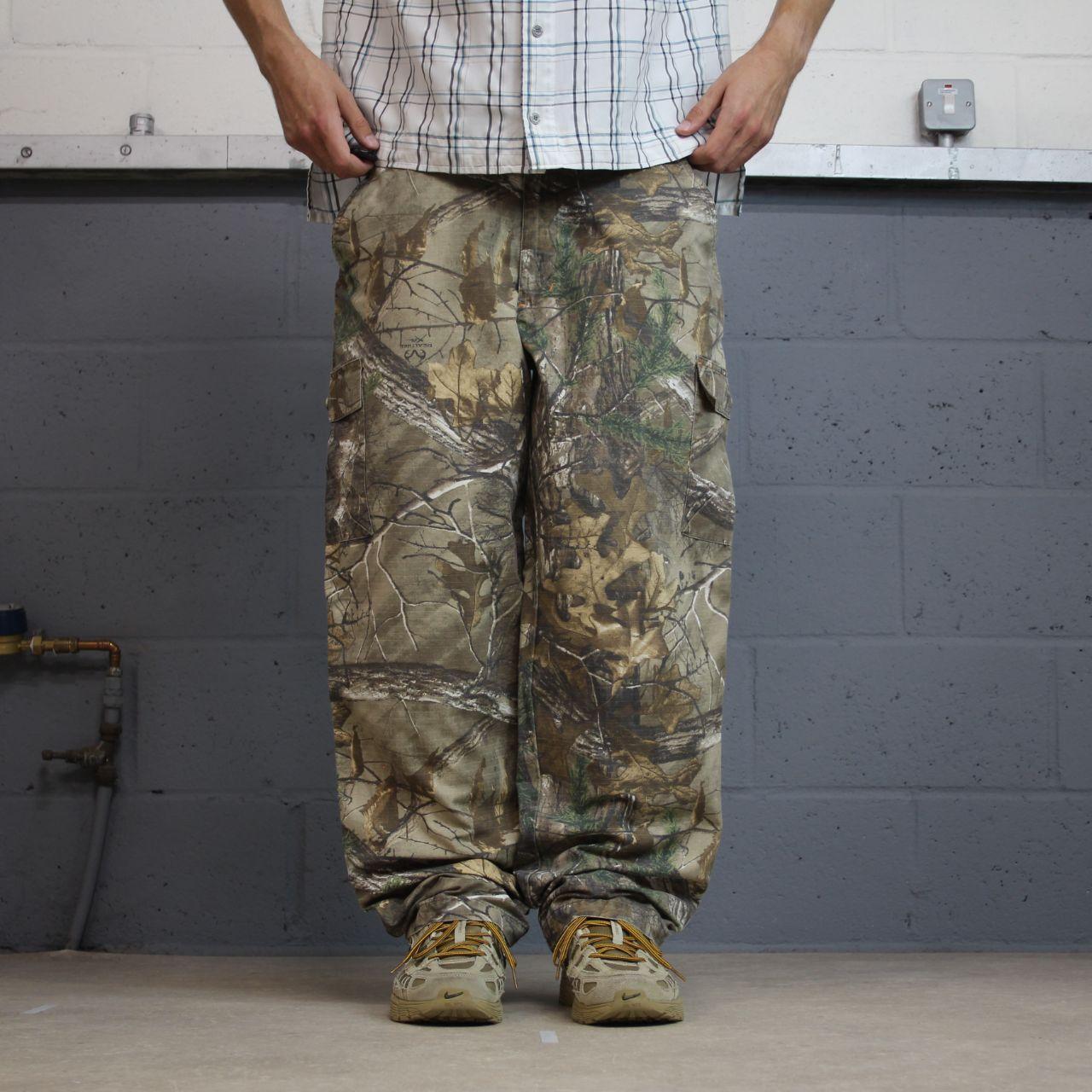 Realtree camo cargo pants Y2K khaki Field & Stream loose fit camouflage pattern