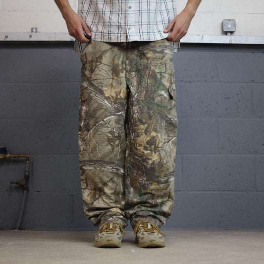 Realtree camo cargo pants Y2K khaki Field & Stream loose fit camouflage pattern
