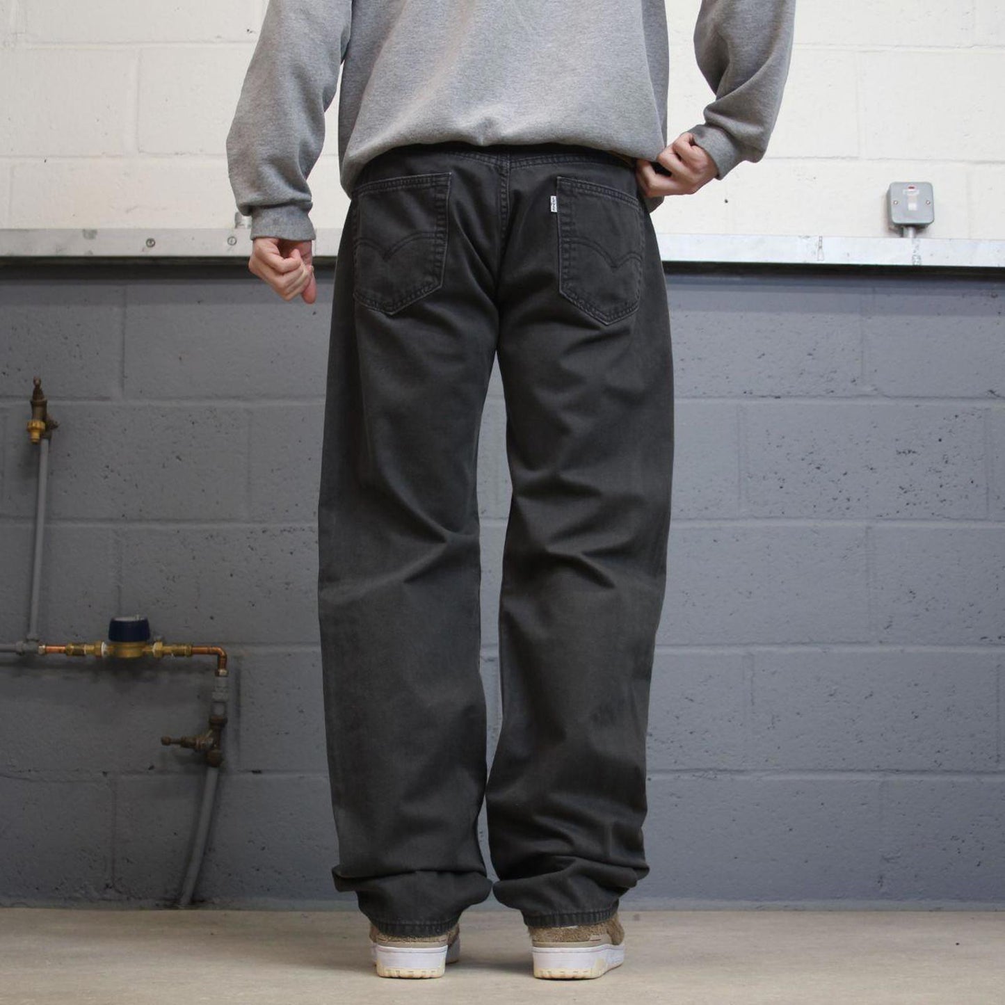 Y2K 00s Levi’s 505 jeans grey Straight leg denim pants red tab logo