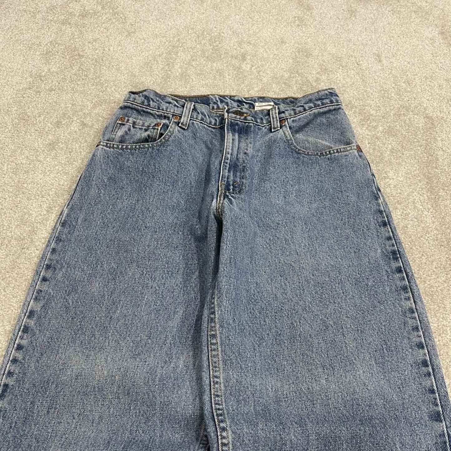 Vintage Levi's jeans 560 loose fit tapered leg blue USA made 100% cotton denim pants red tab logo