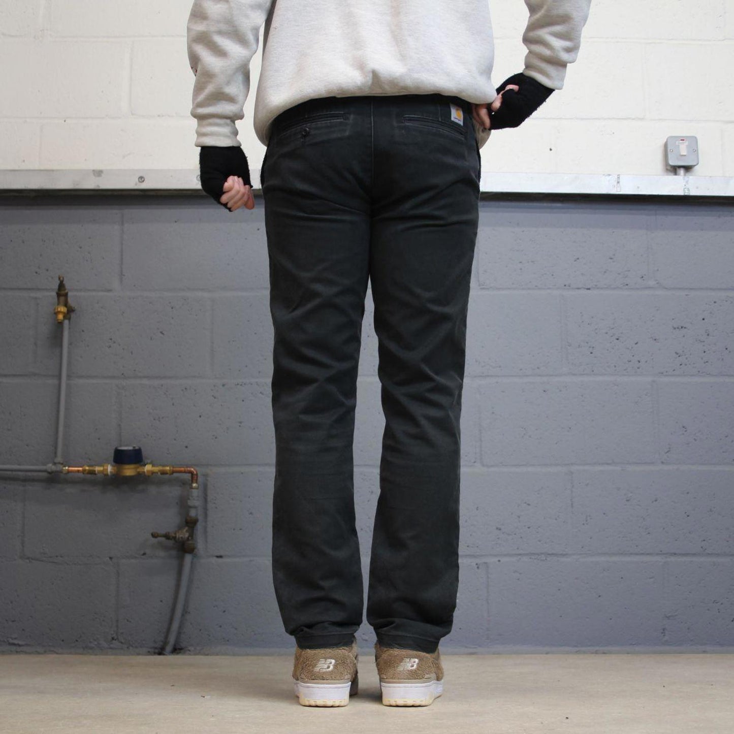 00s Carhartt WIP chino pants W32L32 black 90s skater style slim work trousers utility