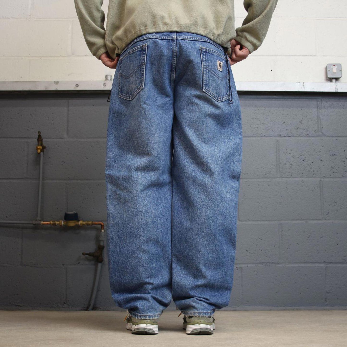 Vintage Carhartt jeans blue 90s skater style W38L30 relaxed denim 5 pocket pants