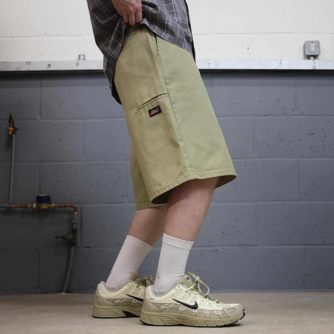 Dickies baggy carpenter chino shorts khaki Chino style skater shorts loose leg festival