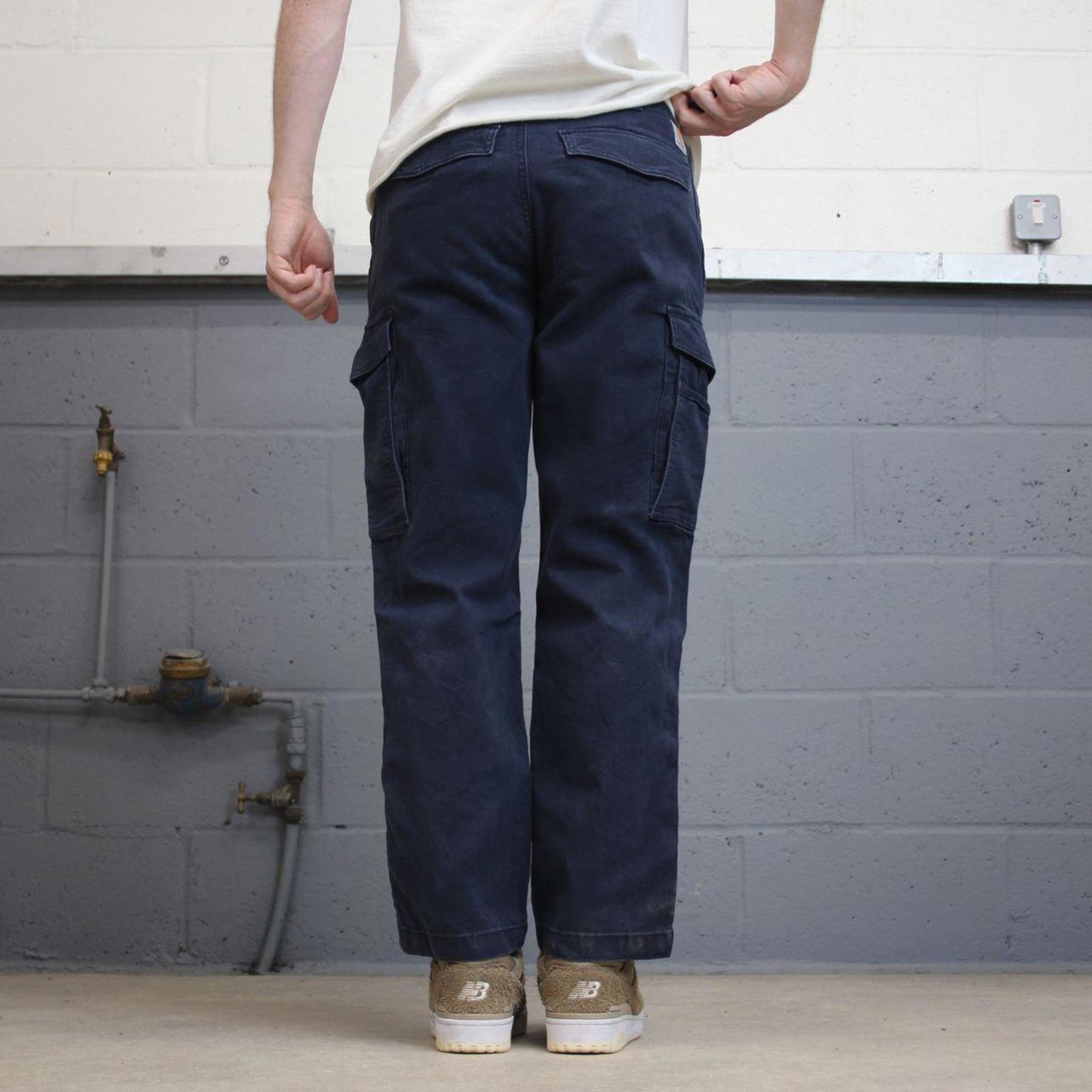 Navy Carhartt cargo pants W32L28 relaxed fit 90s 00s skater style cargos trousers utility workwear