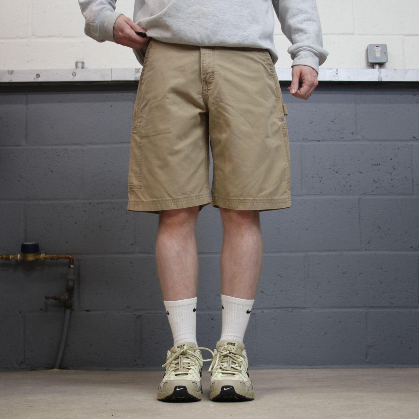 Carhartt baggy cargo shorts carpenter Khaki tan Loose fit canvas skater style work shorts