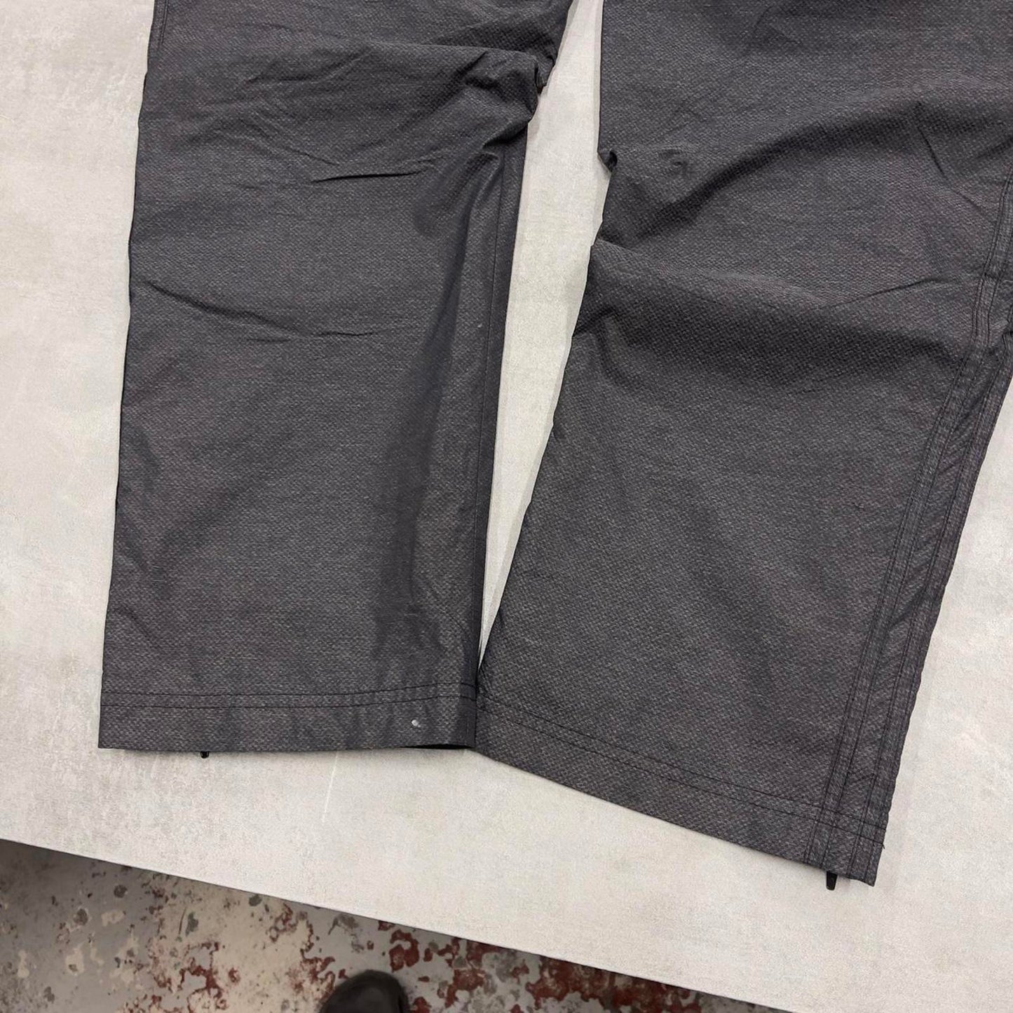 Grey Adidas trackies XL y2k sportswear track pants print logo side stripes mesh lined