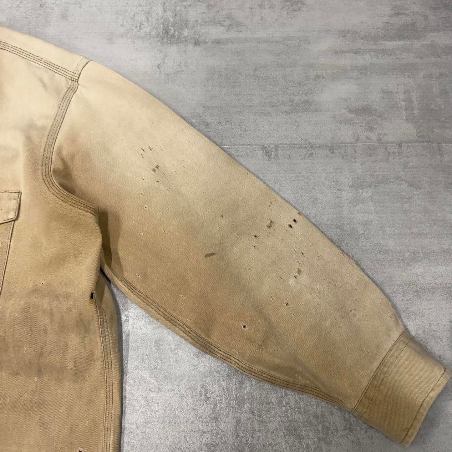 Distressed Carhartt work over shirt L