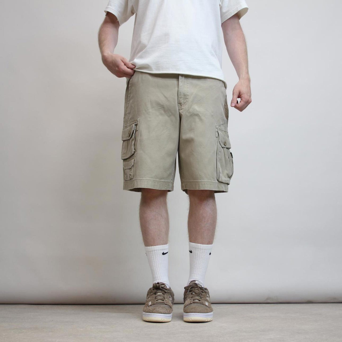 Mens Eddie Bauer cargo shorts W33