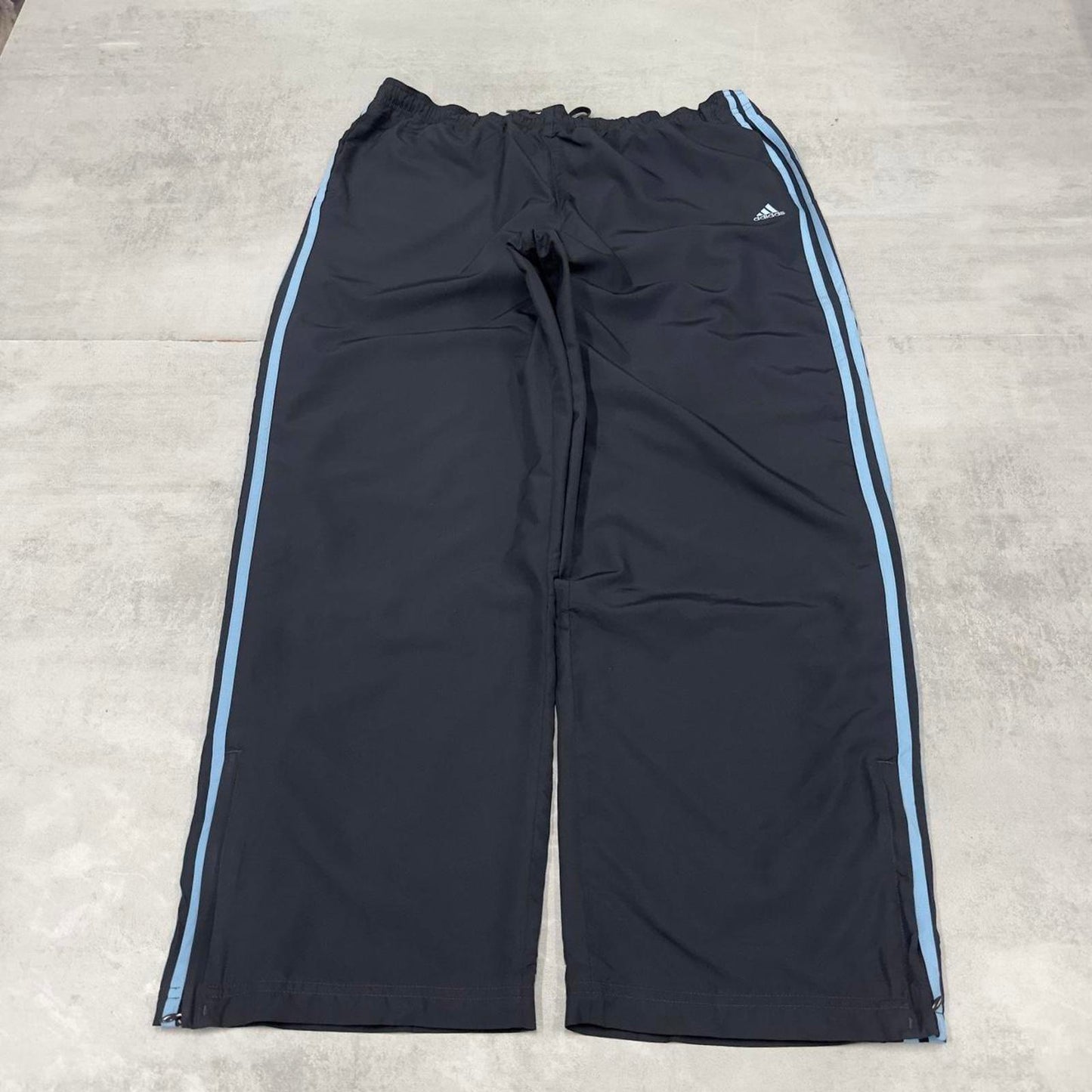Vintage Womens navy Adidas joggers 22 y2k style sportswear track pants side stripe design