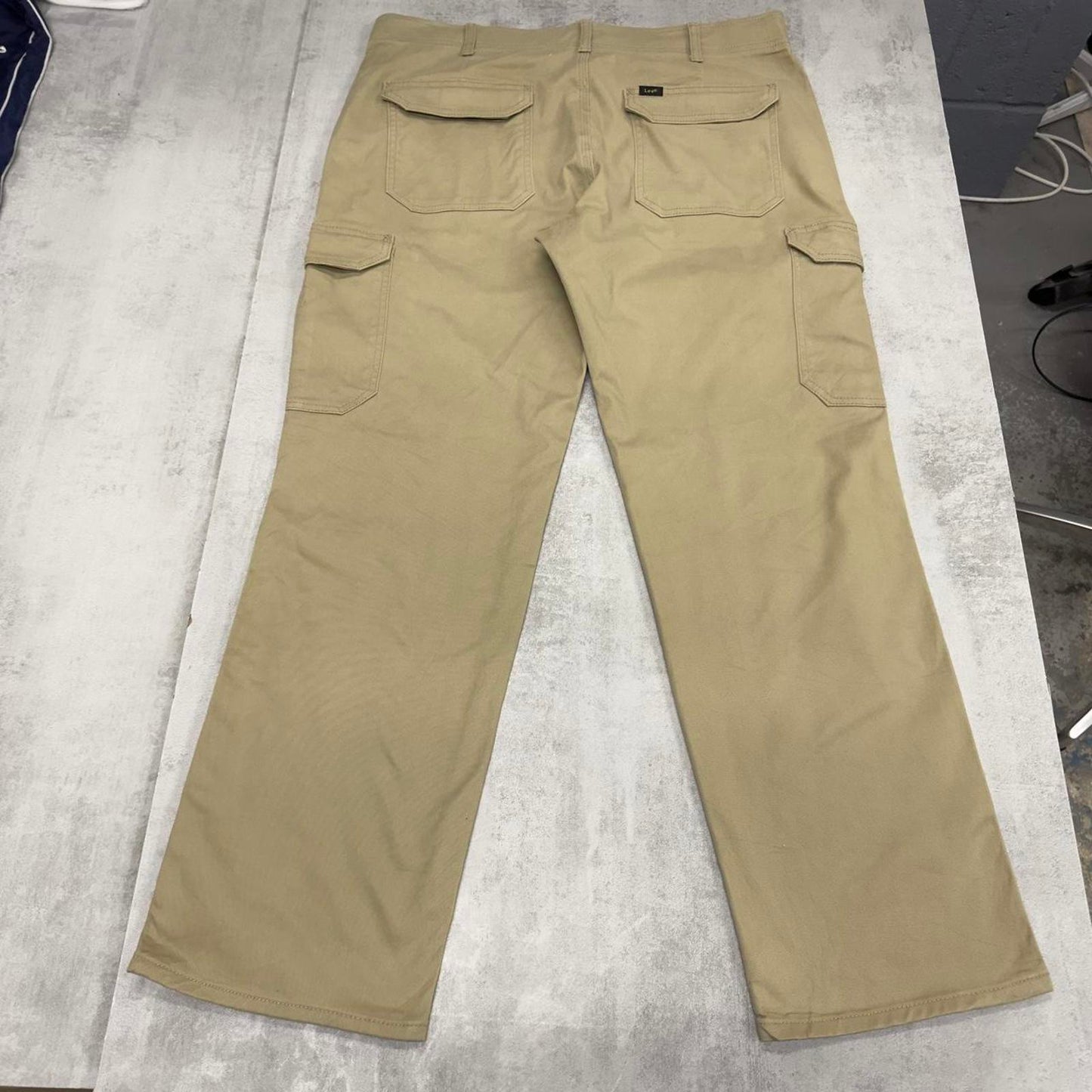 Lee cargo pants W38L31 beige loose cargo skater style pants
