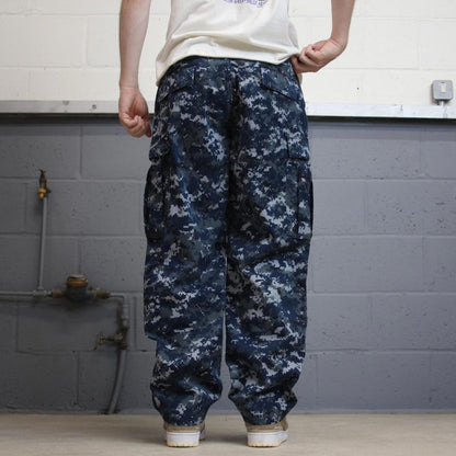 US Navy cargo pants W32L31 baggy blue USN digital camouflage trousers double knee pleated