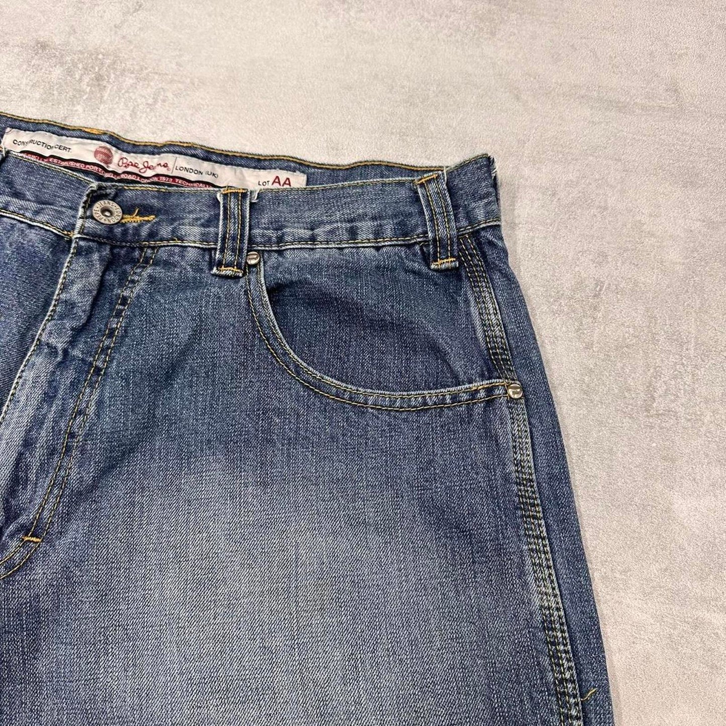 Baggy Pepe carpenter jorts W36