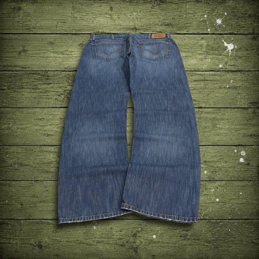 Y2K Levi’s 505 jeans W38L34 blue 100% cotton straight fit 5 pocket belt loops red tab logo