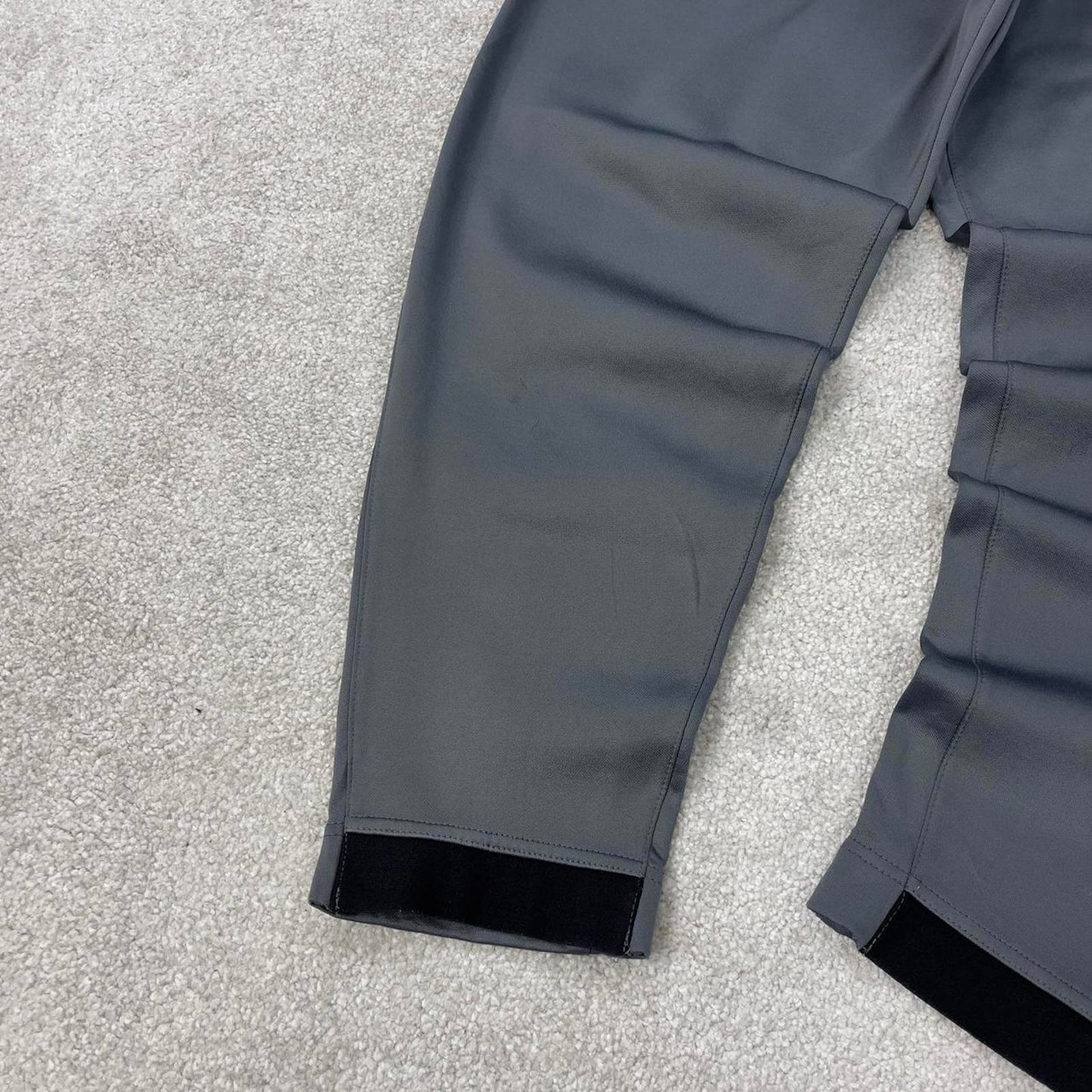 Nike Trackies XL Grey y2k 00s style loose leg joggers print logo fleece lined