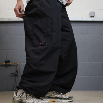 Vintage Nike baggy tracksuit bottoms black Wide leg embroidered swoosh logo track pants
