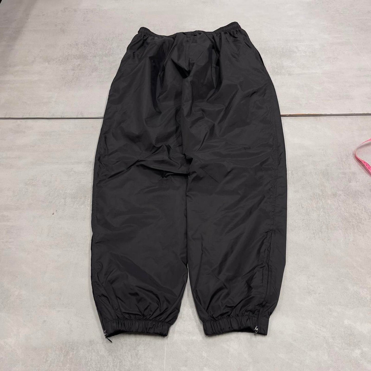 Baggy Adidas Trackies L black y2k 00s style loose mesh lined wide leg joggers embroidered logo