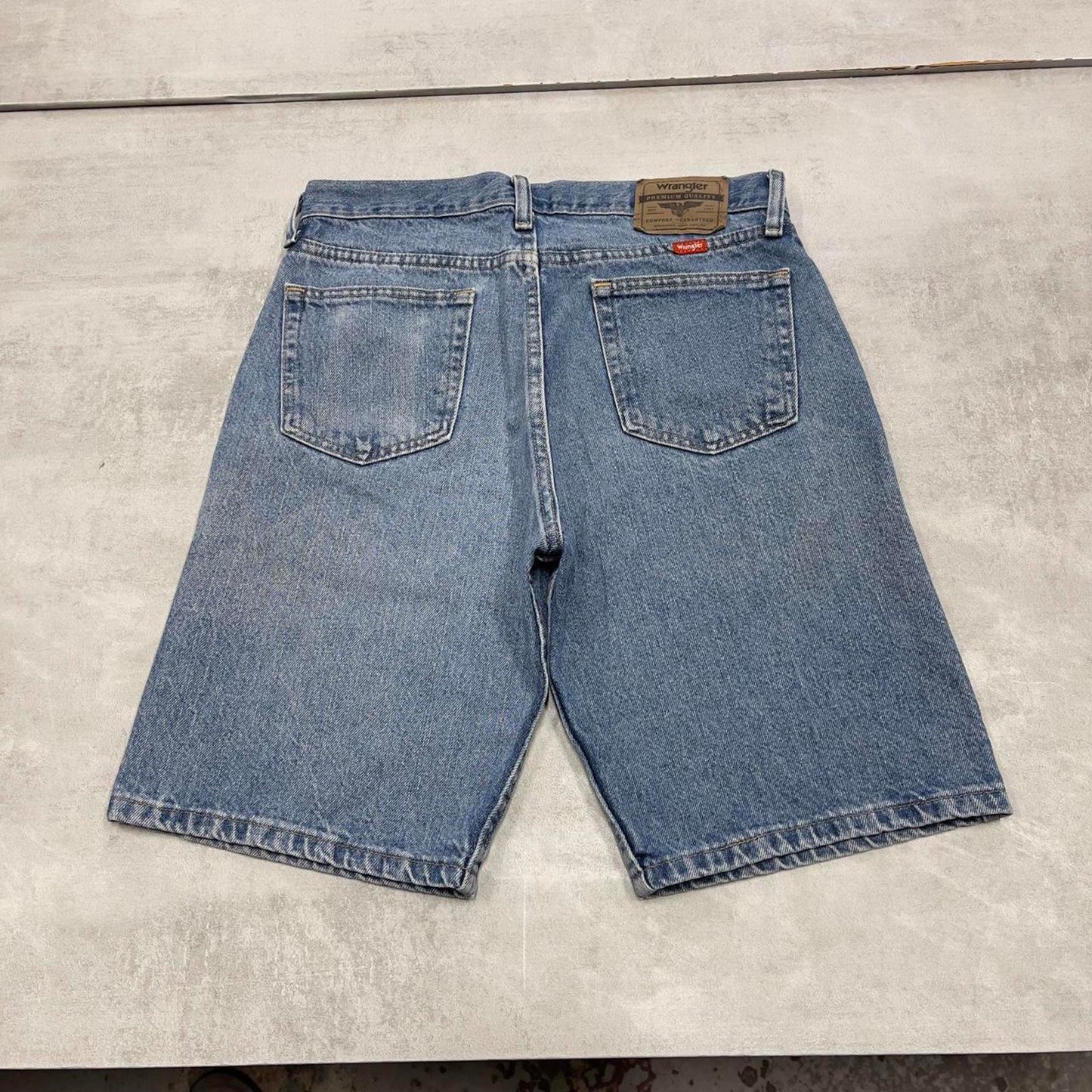 Blue Wrangler denim jorts W30