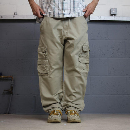 Wrangler cargo pants y2k beige W38L30 Straight leg skater work pants