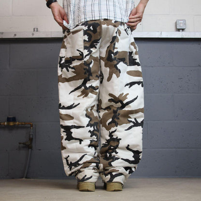 Vintage baggy white camo cargo pants 2XL Blue Bill Red Head snow camouflage thick hunting trousers