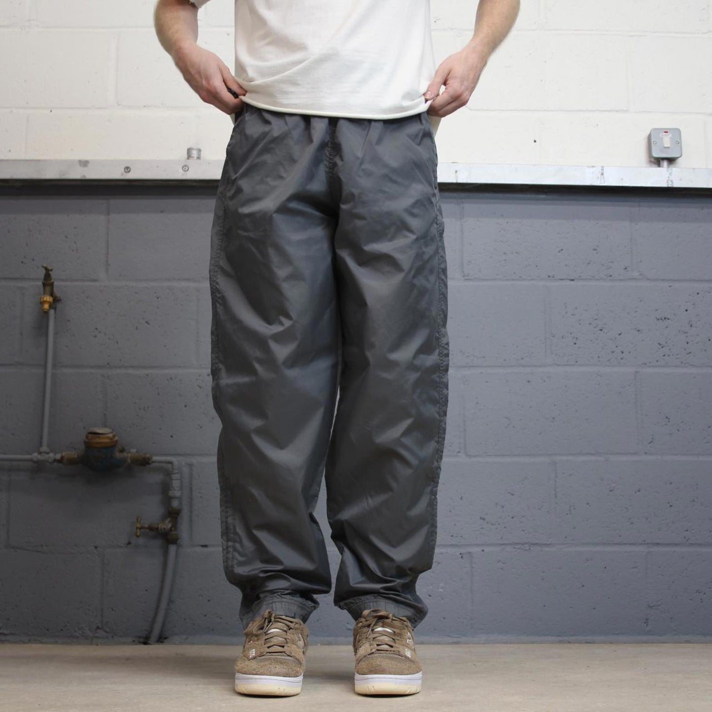 Vintage baggy Nike trackies M loose floaty leg y2k track pants embroidered logo