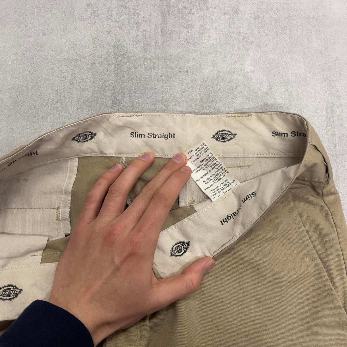 Dickies cargo pants W34 L32 beige slim straight cargos patch logo
