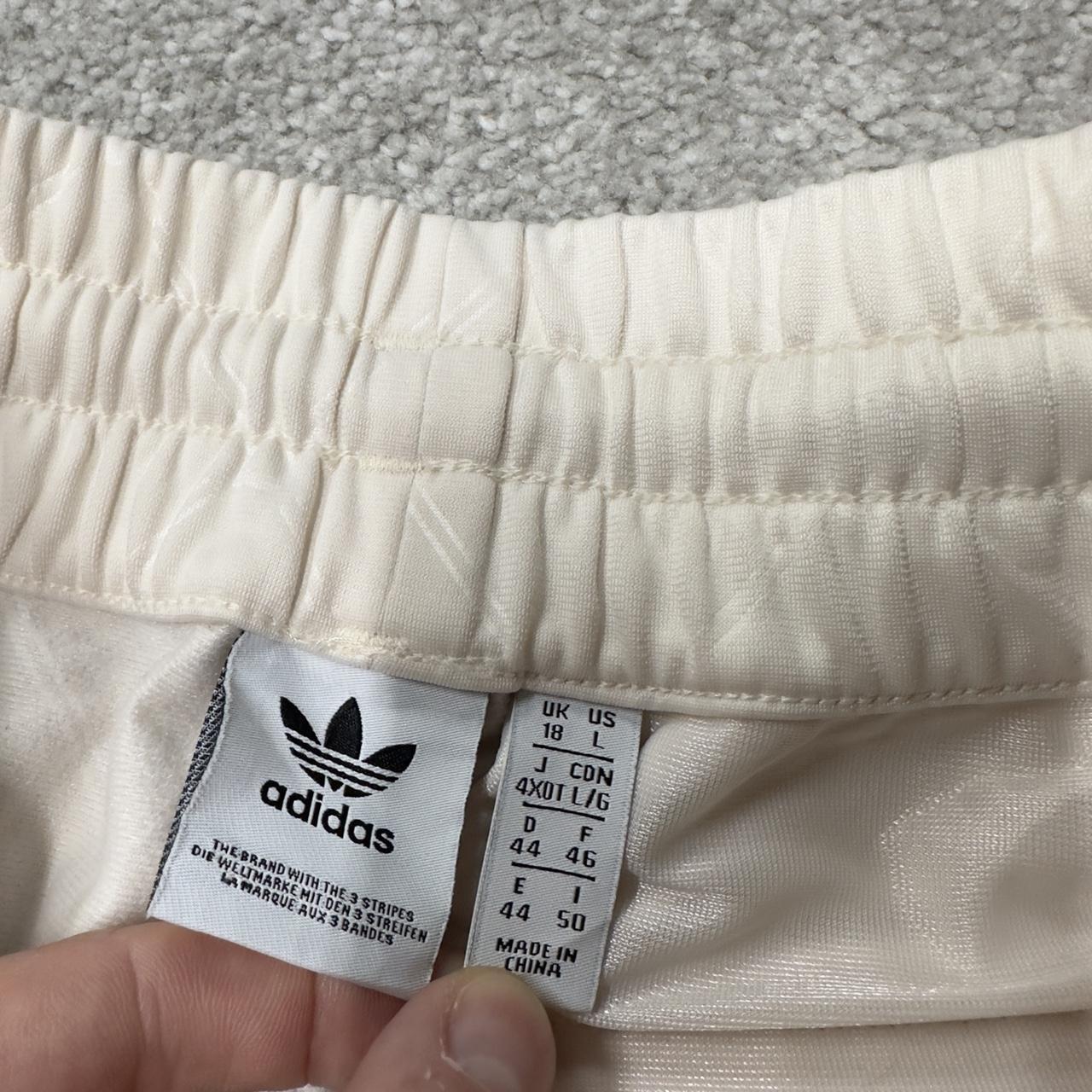 Vintage y2k baggy Adidas tracksuit bottoms beige Wide leg embroidered side stripe 2000s track pants