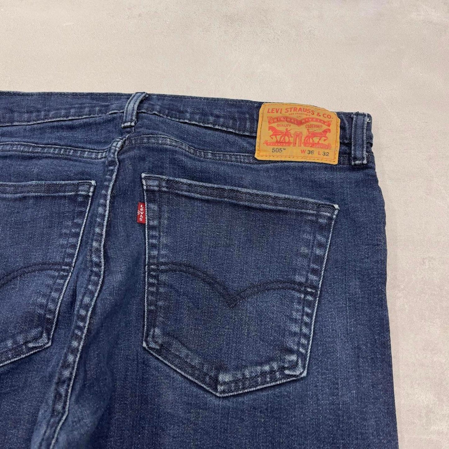 Blue Levis 505 jeans W36L32 straight fit denim skate style pants red tab logo