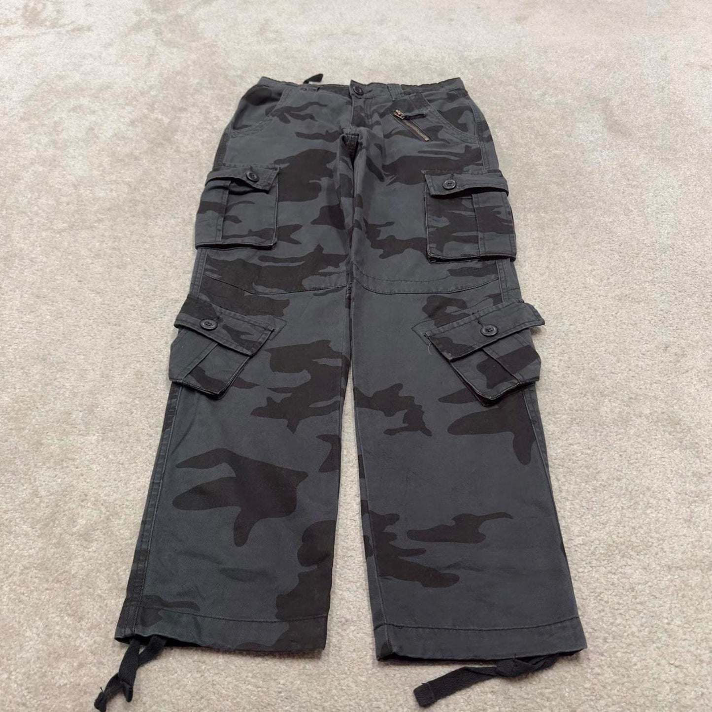 Camo cargo pants W30L31 navy grey camouflage straight y2k style carpenter trousers