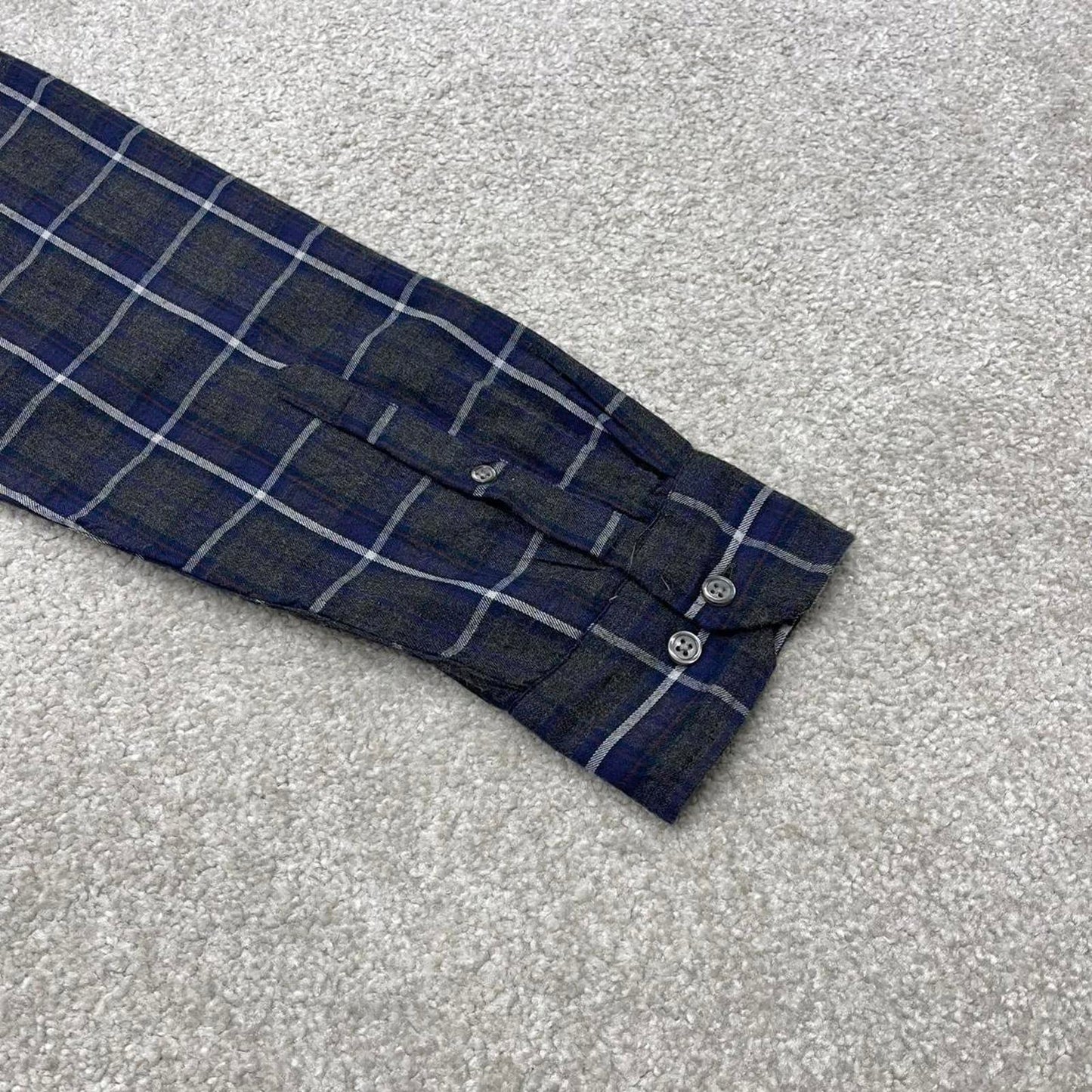 Checkered plaid flannel shirt autumnal XL grey APT. 9 men's long sleeve button up y2k style