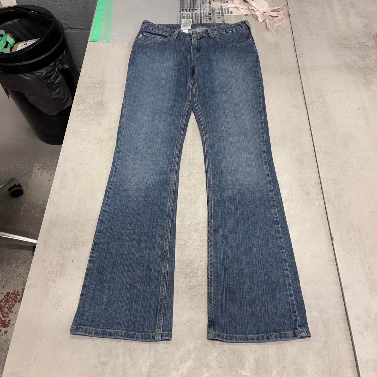 Blue Carhartt jeans size 8 W30L34 original fit bootcut denim jeans patch logo