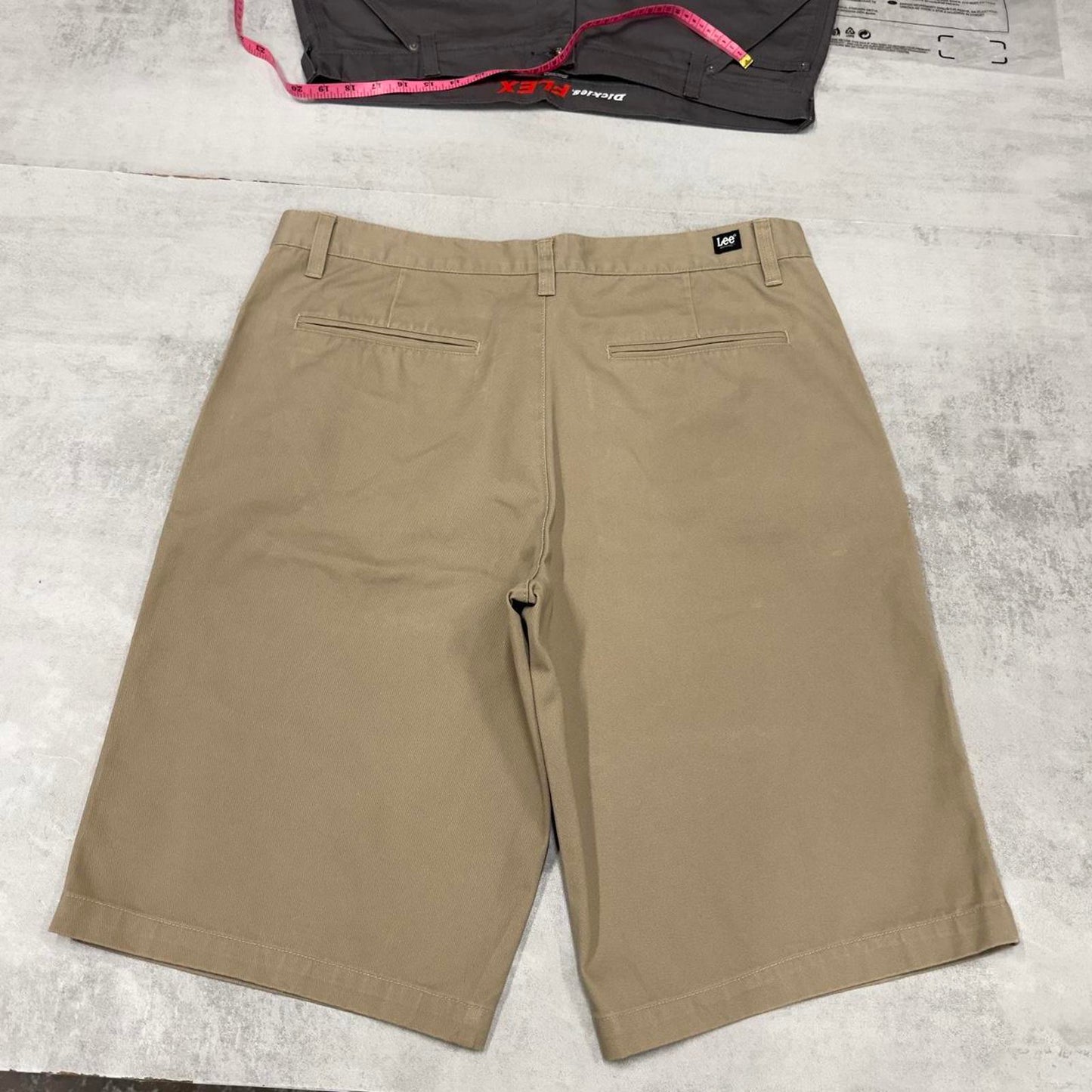 Mens Lee shorts W38