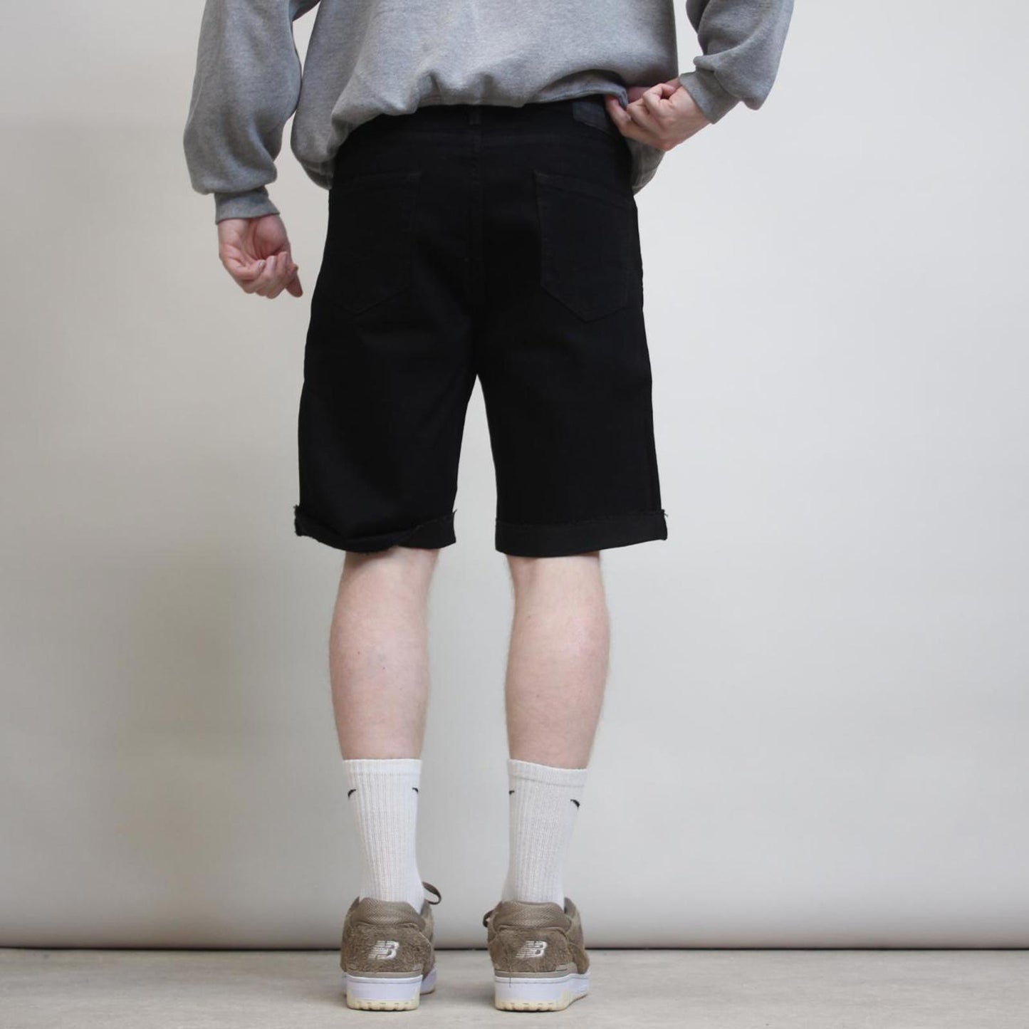 Black Levi’s jorts W32