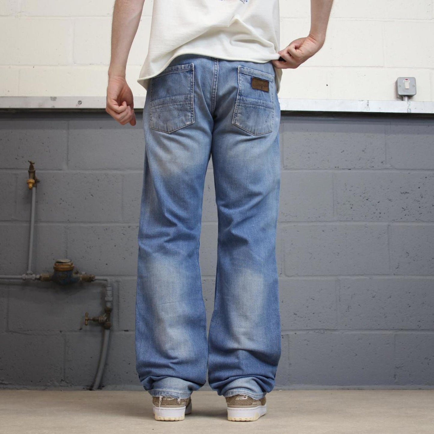 Vintage Wrangler jeans W33L34 mens blue straight leg denim y2k jeans