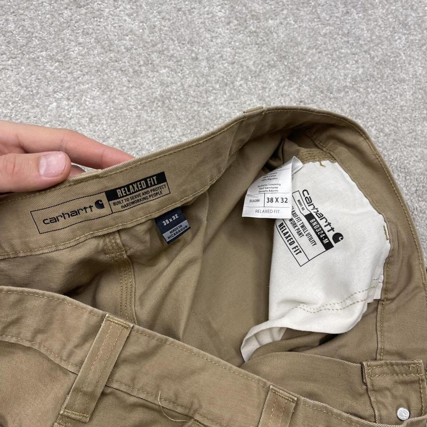 Carhartt carpenter jeans work pants Khaki brown W38L32 Relaxed fit skate style workwear trousers