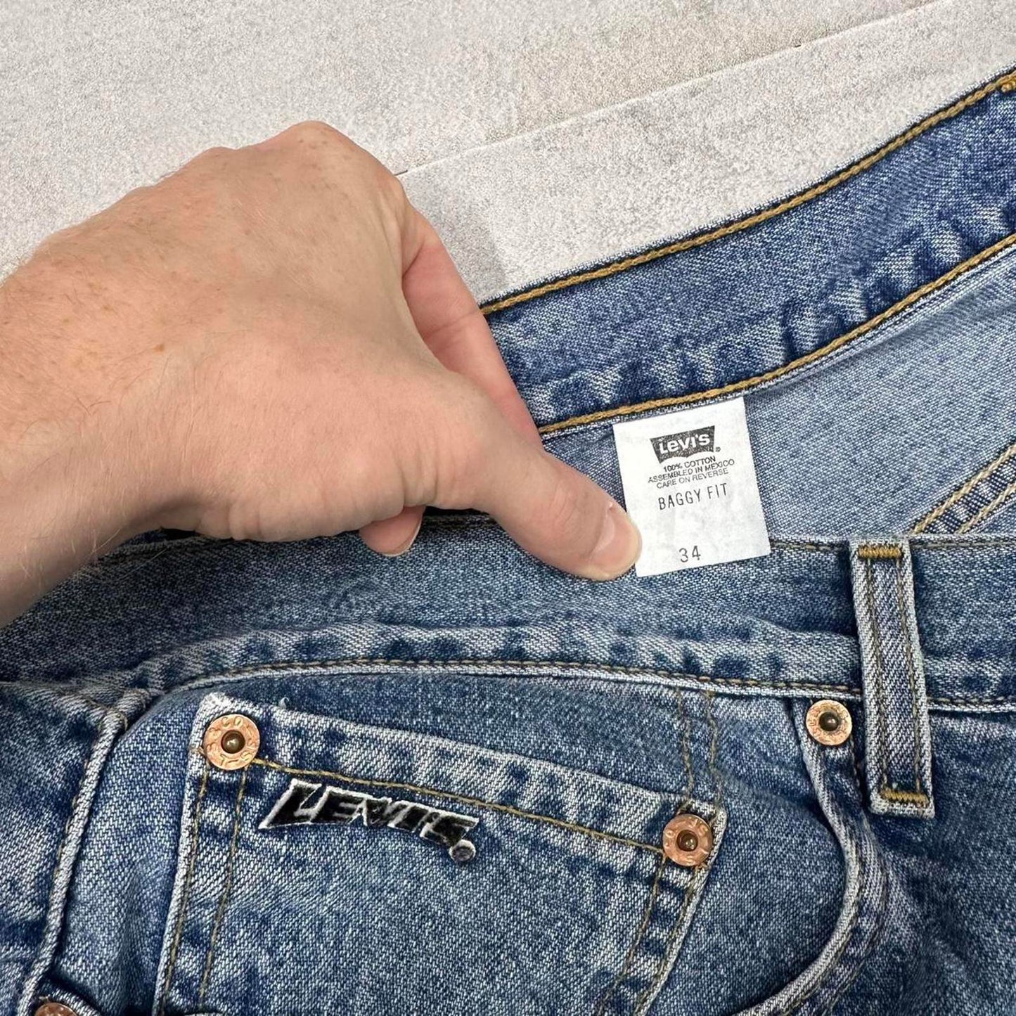 Baggy fit Levis jorts W34