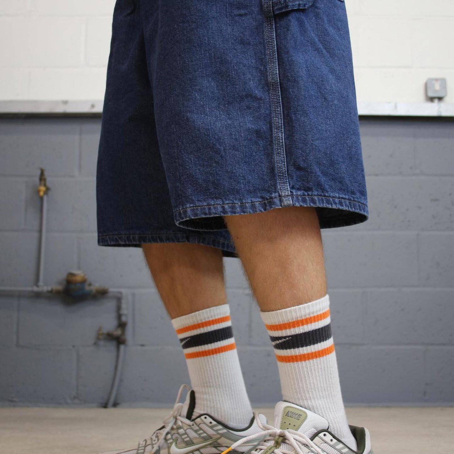 Mens baggy Wrangler carpenter jorts W44